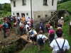 Wanderer bei der alten Mühle von Lapršek in Prevorje